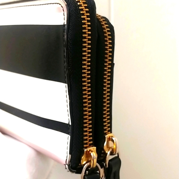 Kate Spade Zipper Wallet - Picture 3 of 12